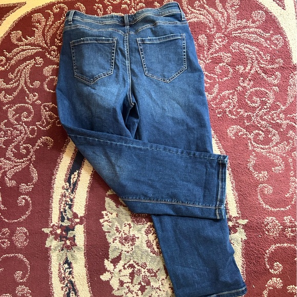 Slightly curvy DC jeans- size 16  - 36” waist- 26” long inseam new/ like new - Picture 2 of 7